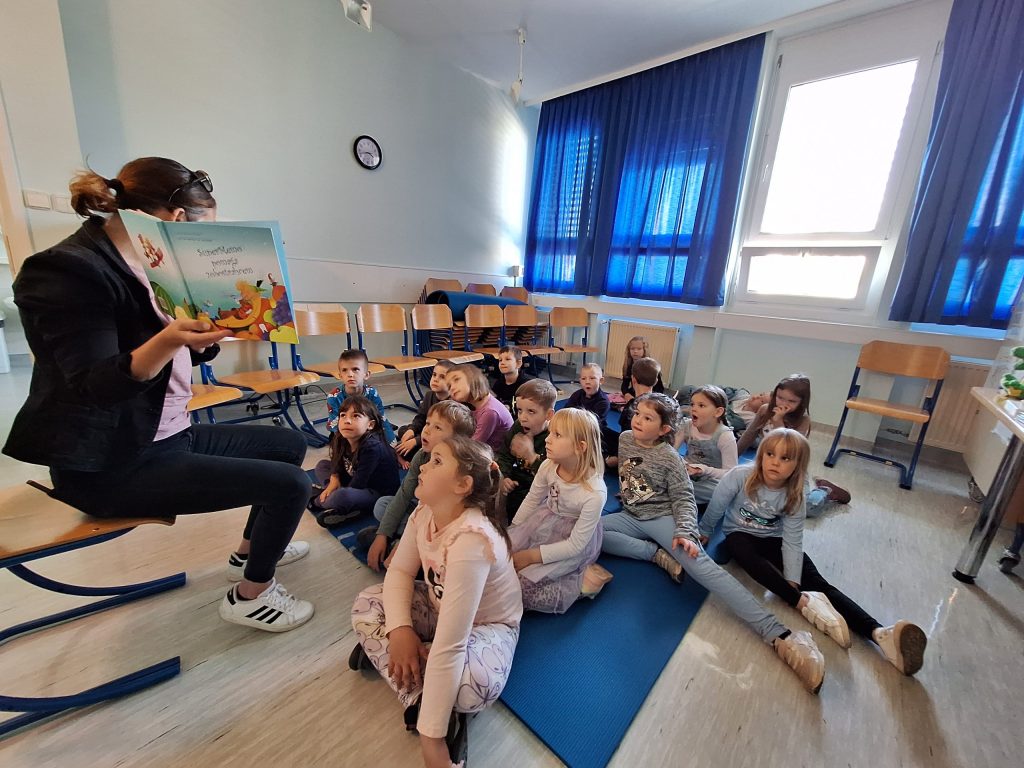 Poslušanje zgodbe