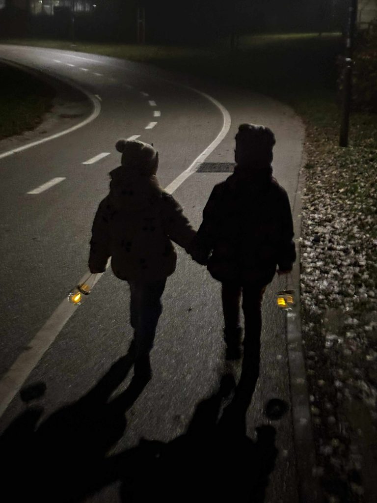 NOČNI POHOD Z LUČKAMI